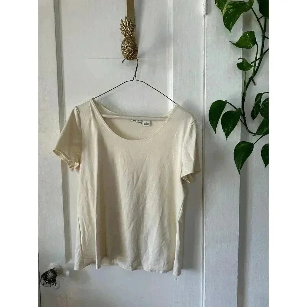 Kim Rogers Women’s size Large white top
